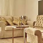Golden Pearl Apartment