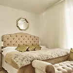 Golden Pearl Apartment