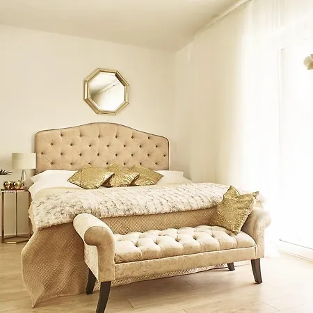 アパート Golden Pearl ポゴジェリツァ