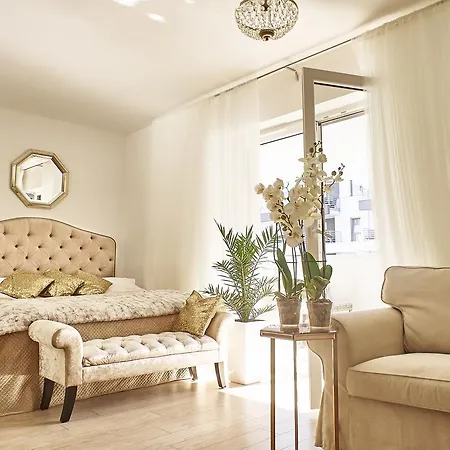 Golden Pearl アパート