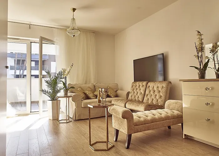 アパート Golden Pearl ポゴジェリツァ